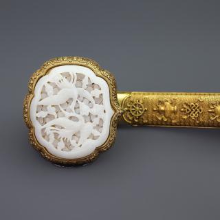 珍藏铜鎏金手工錾刻如意 和田玉镶嵌,玉质细腻,料子油润 长47cm,宽10c